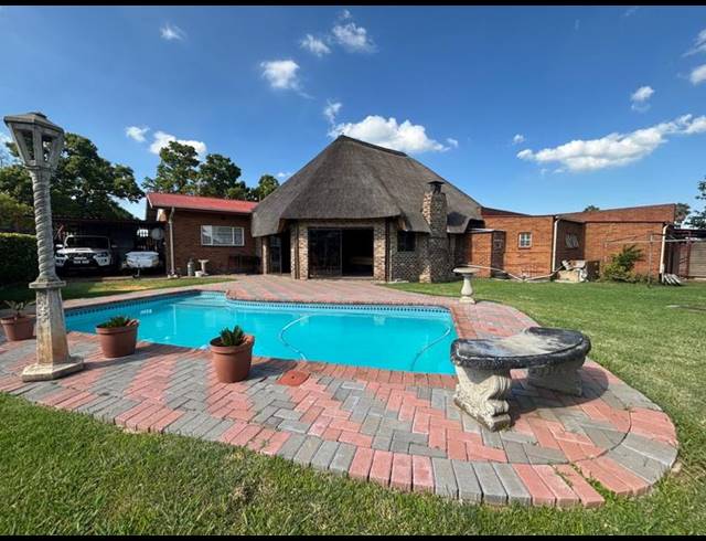 3 BEDROOM HOUSE FOR SALE IN VANDERBIJLPARK SE 1